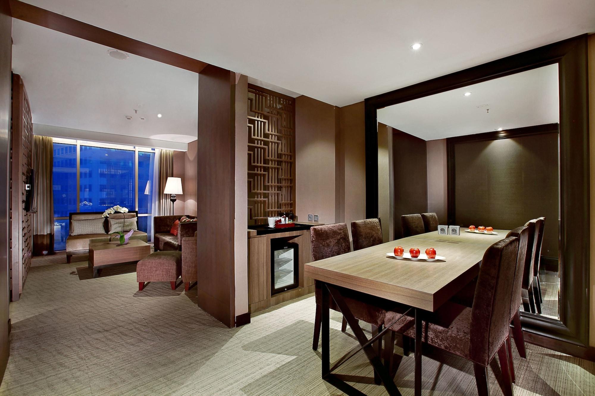 Aston Priority Simatupang Hotel And Conference Center Jakarta Exterior foto