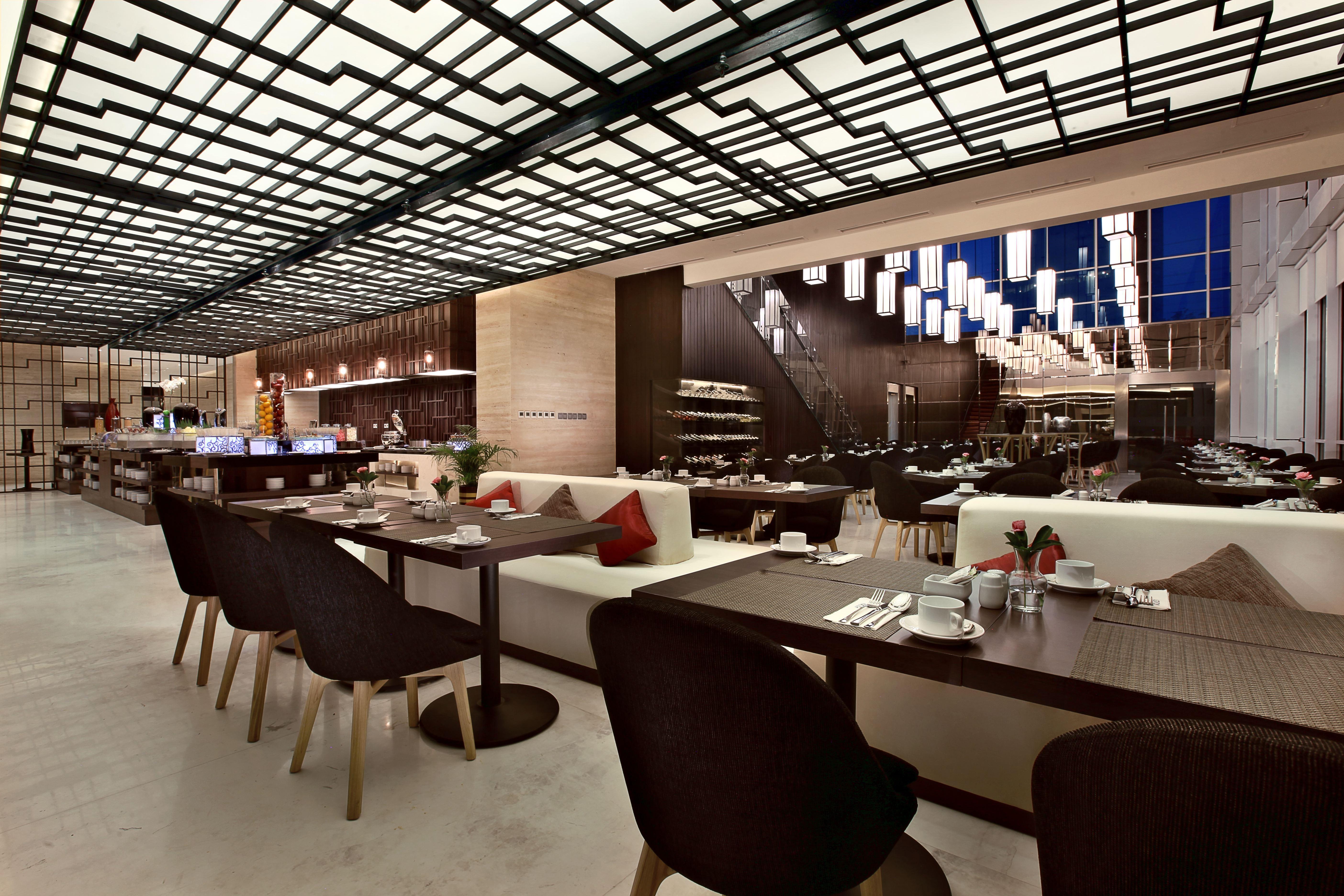 Aston Priority Simatupang Hotel And Conference Center Jakarta Exterior foto