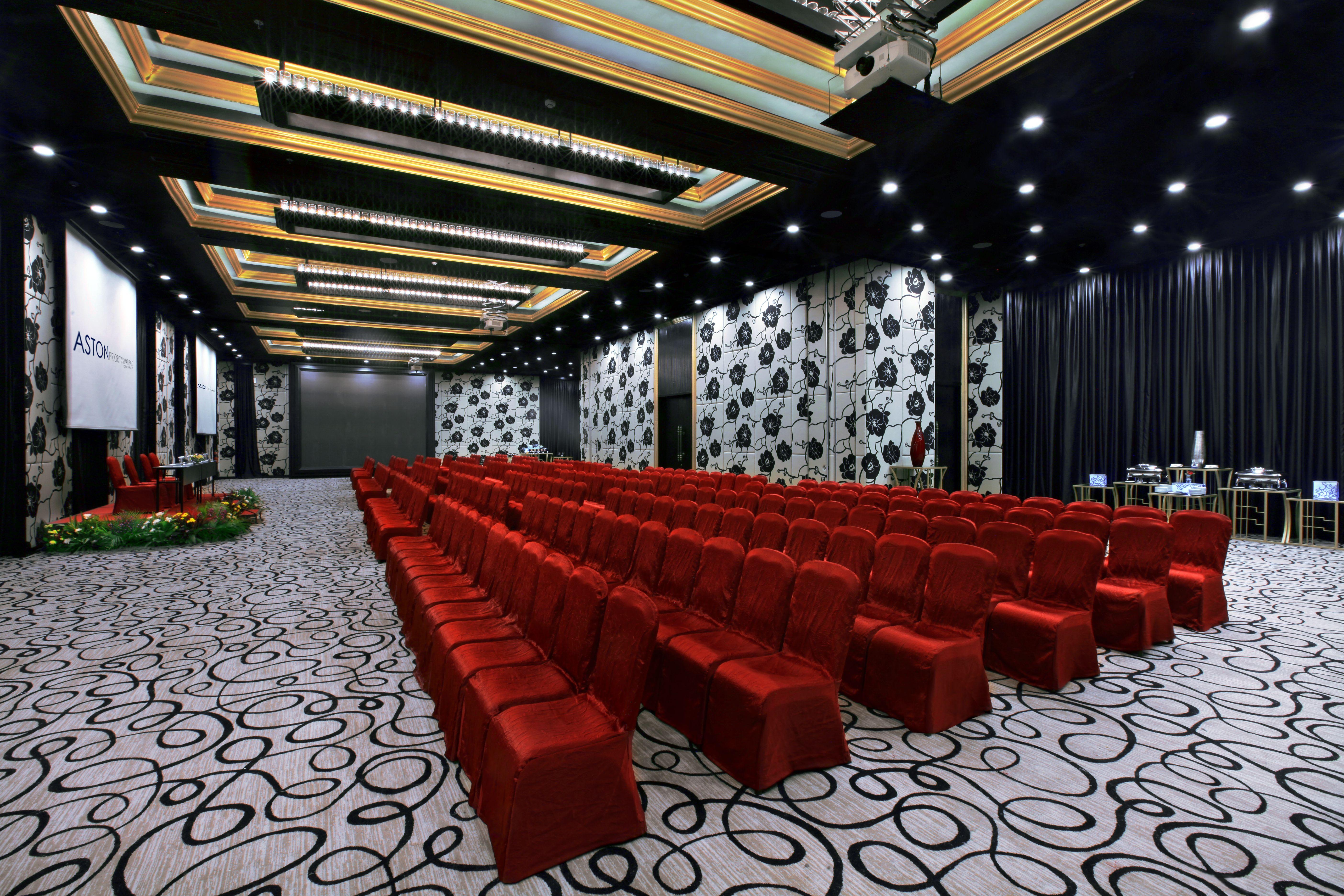 Aston Priority Simatupang Hotel And Conference Center Jakarta Exterior foto