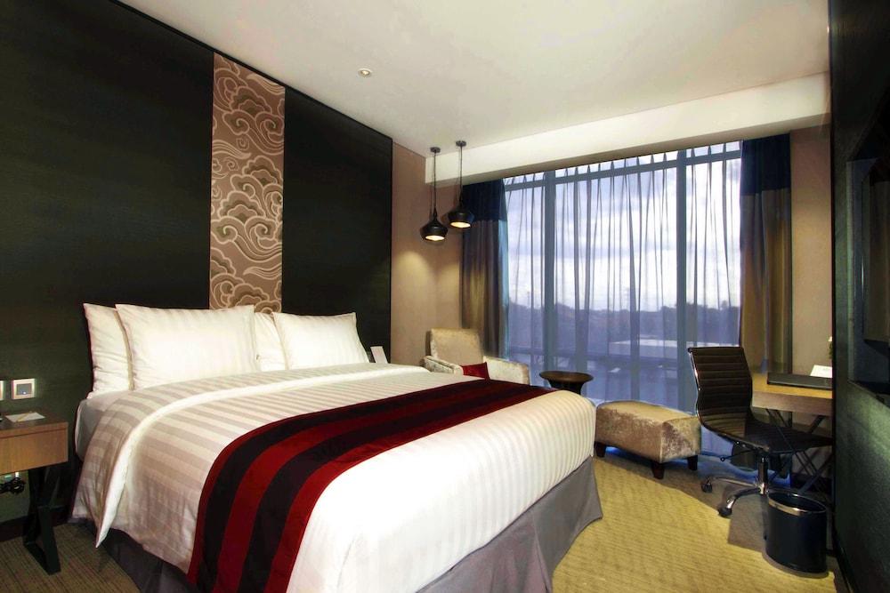 Aston Priority Simatupang Hotel And Conference Center Jakarta Exterior foto