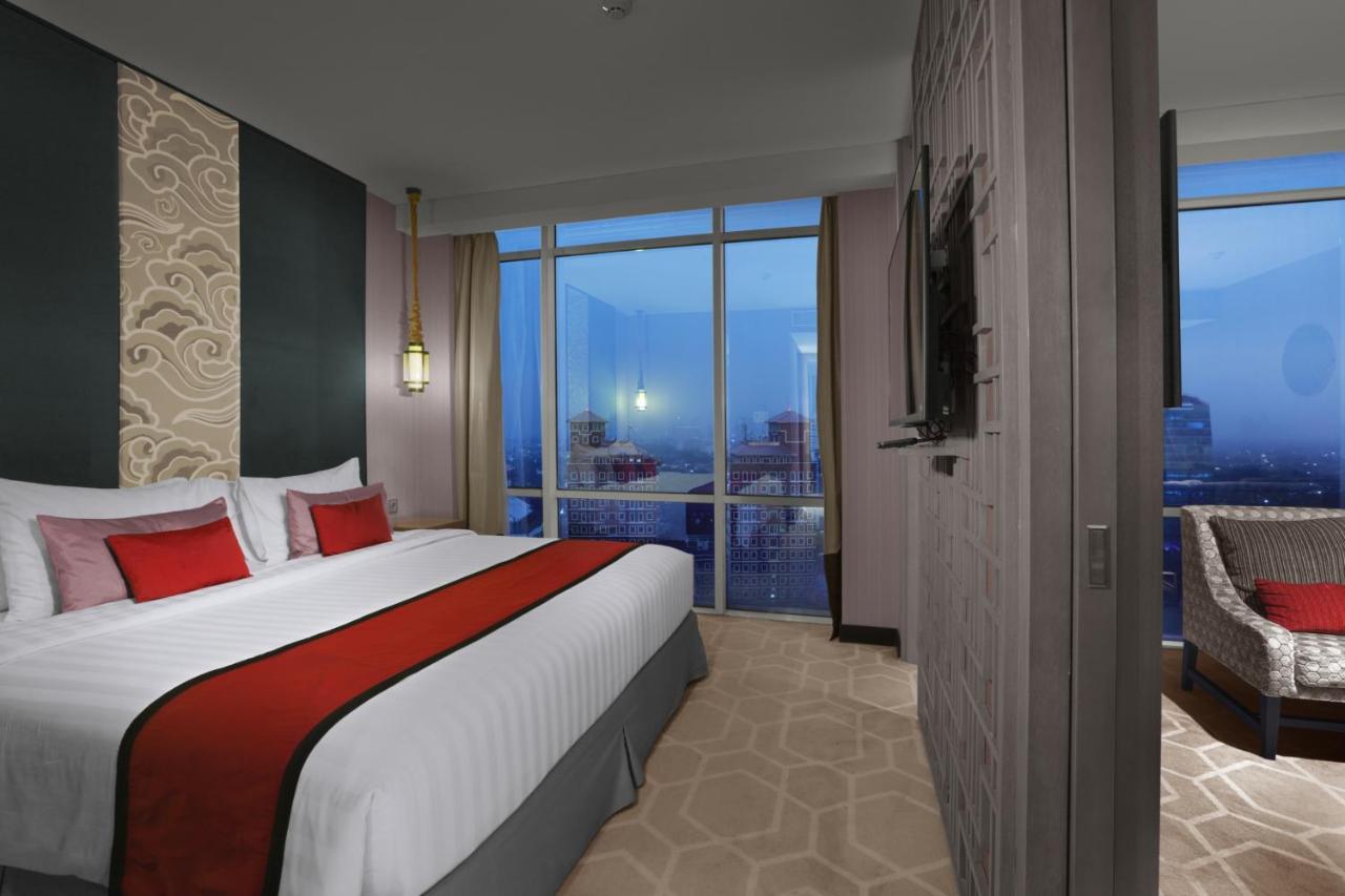 Aston Priority Simatupang Hotel And Conference Center Jakarta Exterior foto