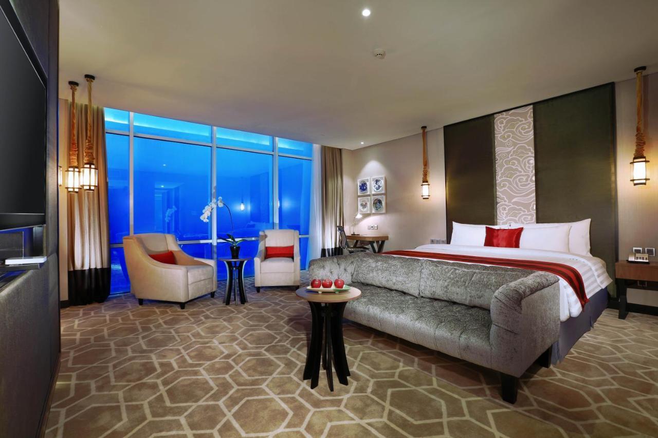 Aston Priority Simatupang Hotel And Conference Center Jakarta Exterior foto