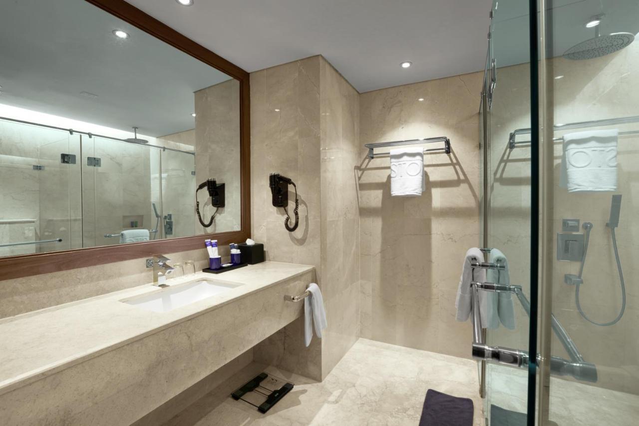 Aston Priority Simatupang Hotel And Conference Center Jakarta Exterior foto